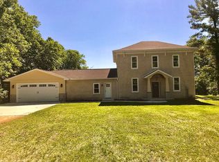647 Silver Lake Dr, Portage, WI 53901
