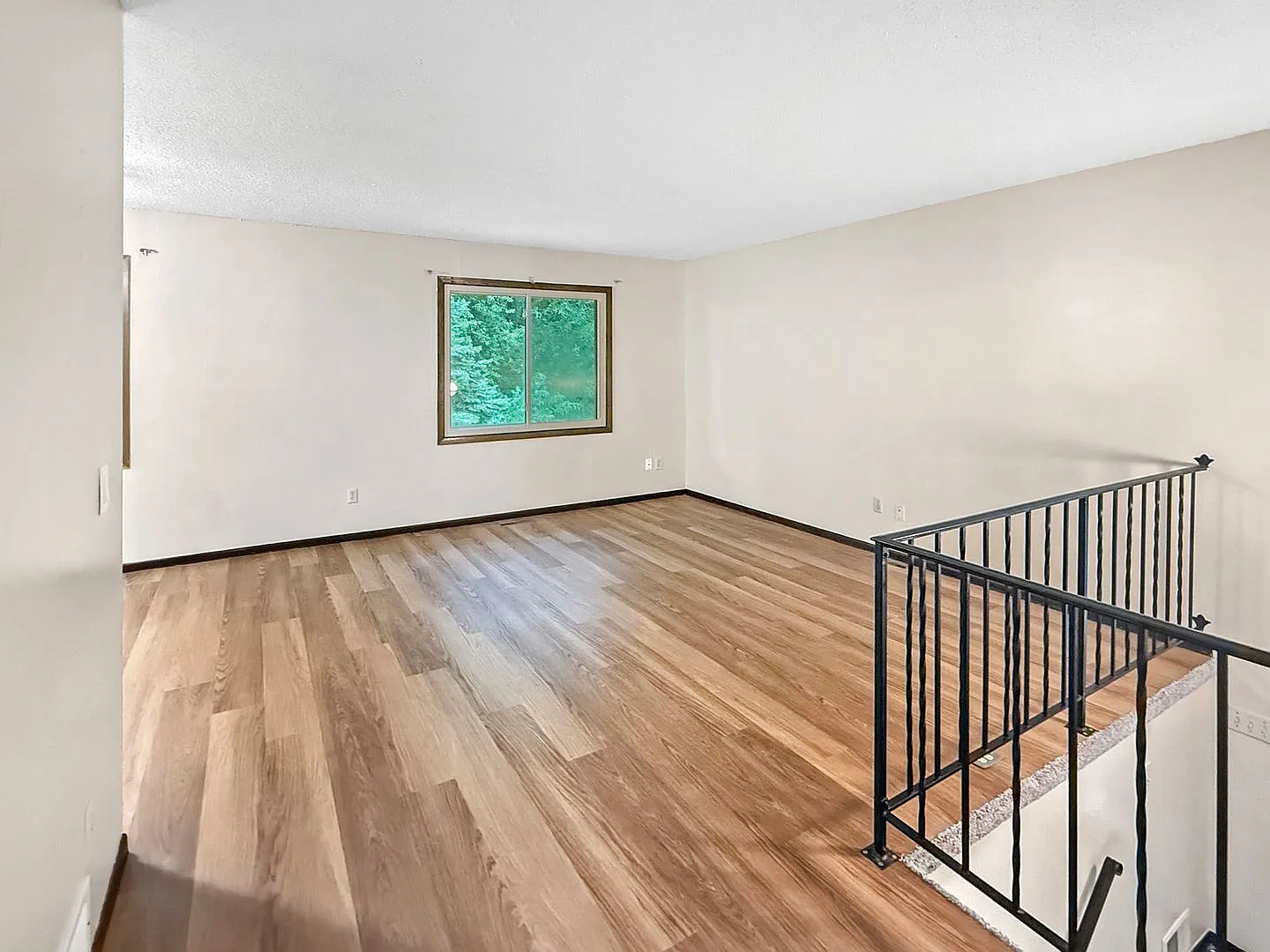 4 bed, 2.0 bath, 1440 sqft, $2,145 — Photo 4