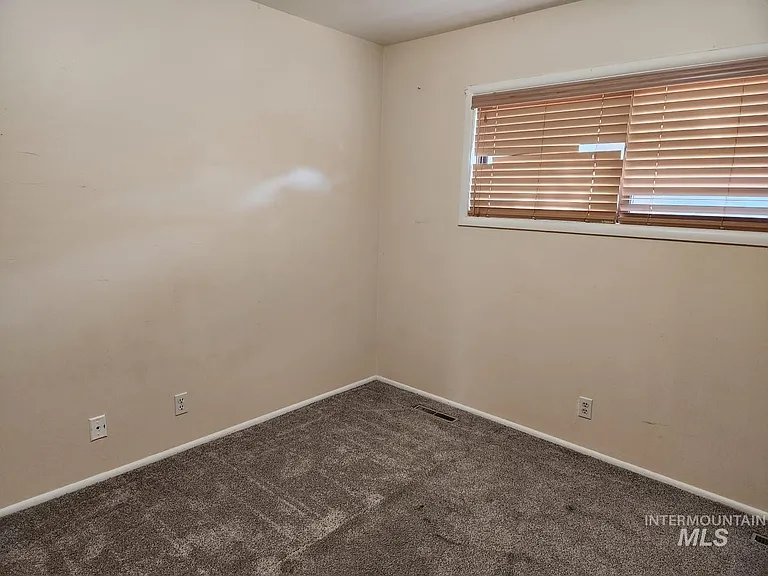 106 E Whiteley Ave — Photo 19
