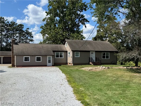 11698 Claridon Troy Rd, Chardon, OH 44024