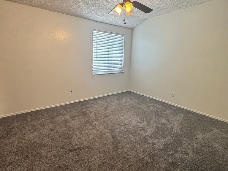 45045 Camolin Ave — Photo 7