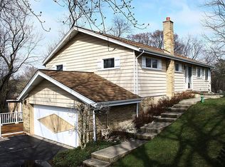 201 Princeton Ave, Barrington, IL 60010