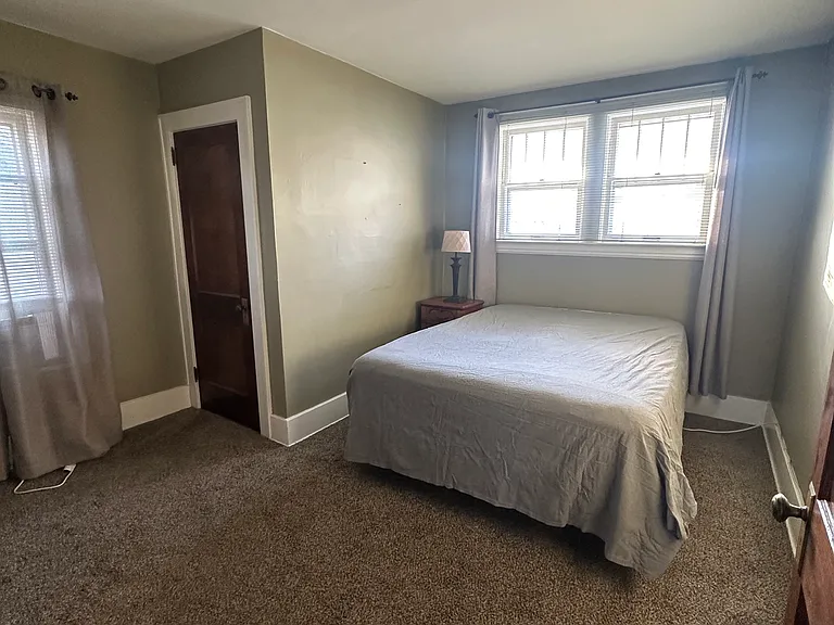 1046 Davis Ave NW — Photo 15