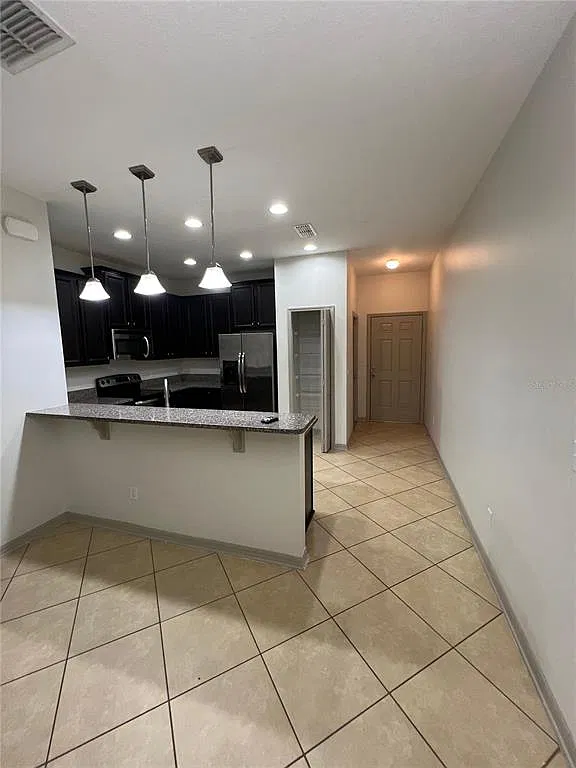 3 bed, 2.5 bath, 1281 sqft, $2,000 — Photo 3