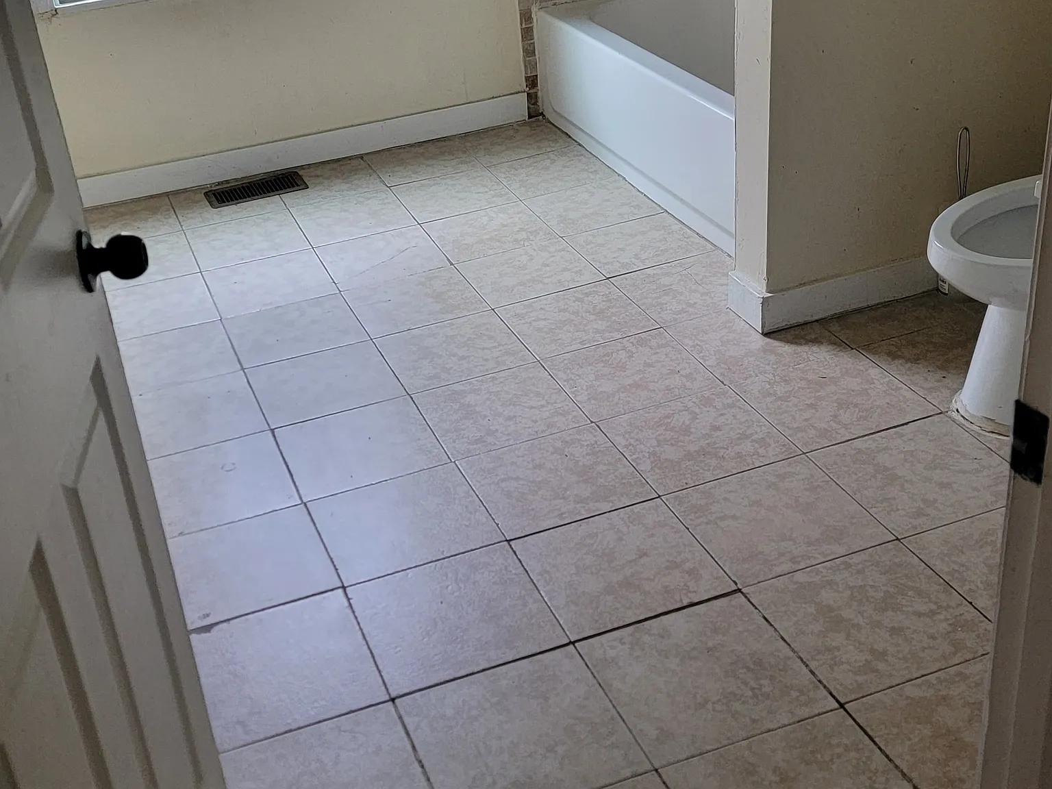 4 bed, 1400 sqft, $2,500 — Photo 4