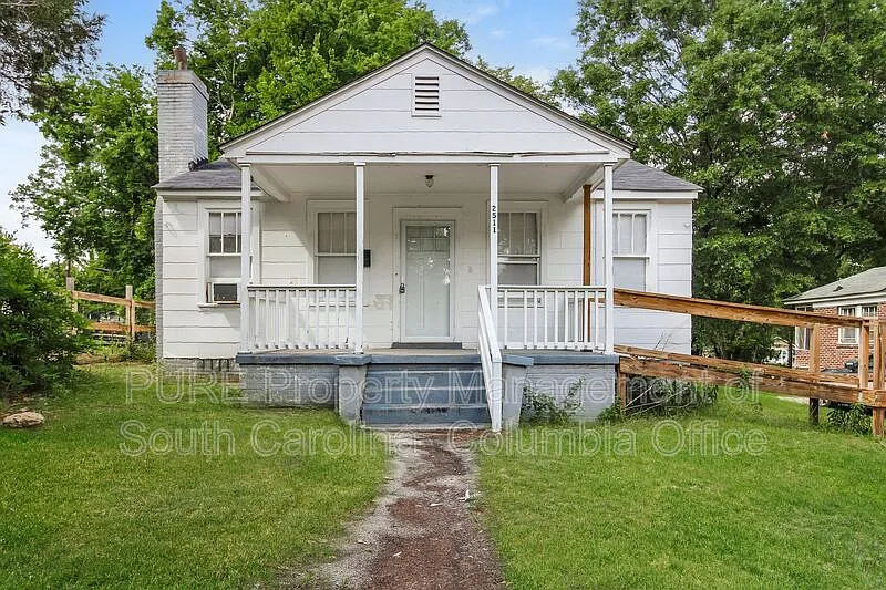 2 bed, 1.0 bath, 928 sqft, $1,150 — Photo 1