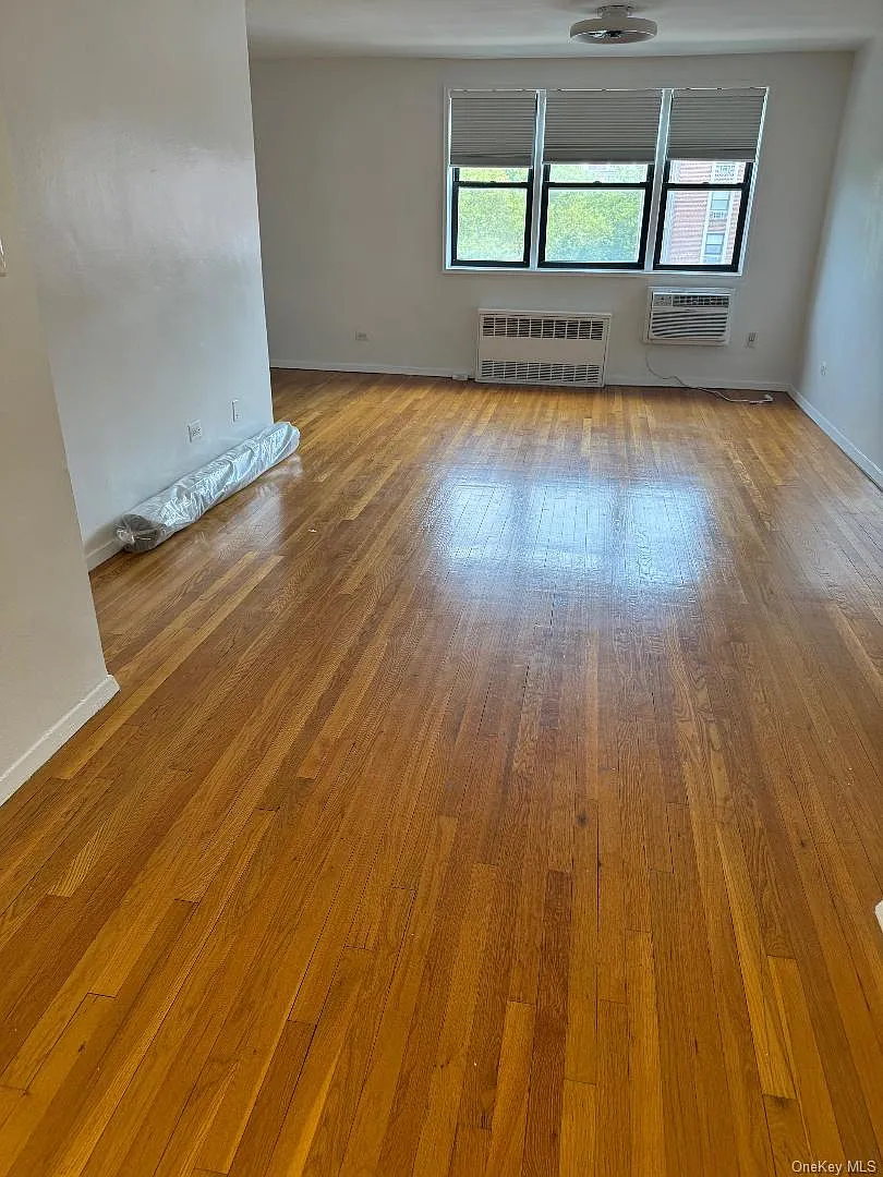 Studio, 1.0 bath, 660 sqft, $1,750 — Photo 2