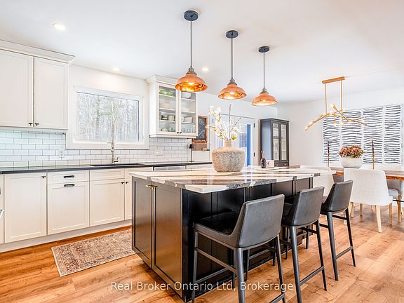 2nd image of 3922 Horseshoe Valley Rd W