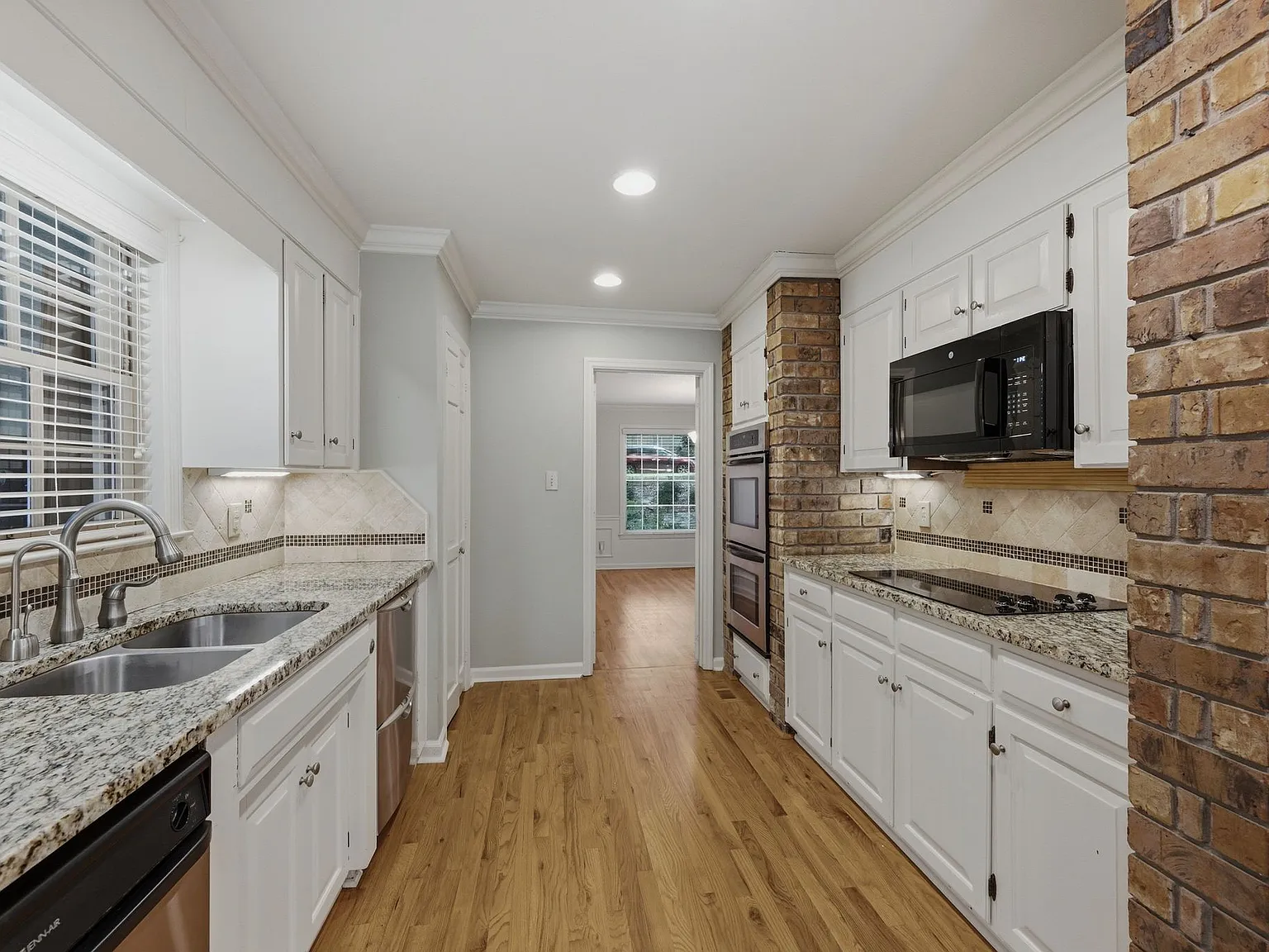 815 Baylor Drive Southeast - 1 — Photo 3