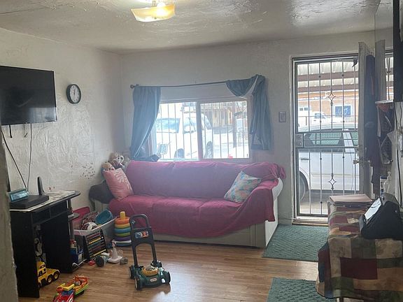 4th image of 326 Tennessee St NE