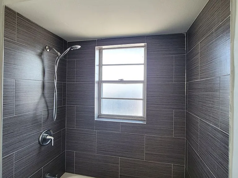 702 SE 47th St #3 — Photo 19