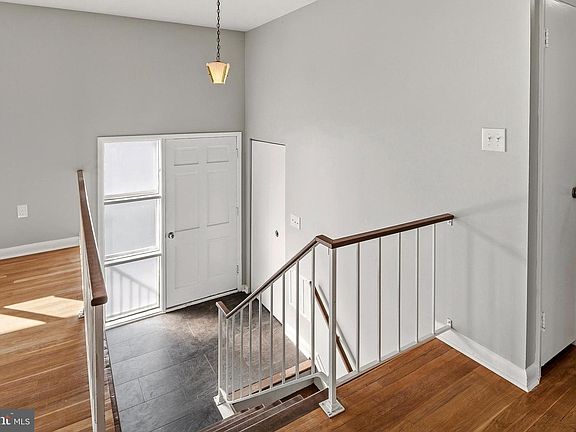 5th image of 1219 Redcliffe Rd