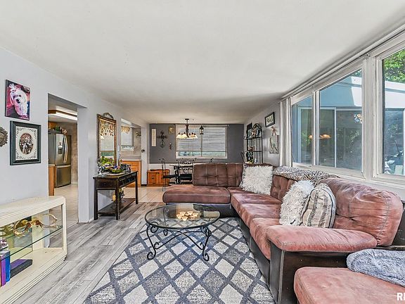 4th image of 2813 W Scenic Dr