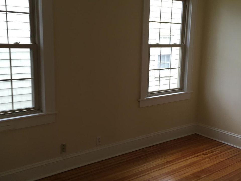 2nd image of 938 Harrington Ave