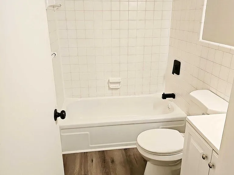 Highview Apartments — Photo 21