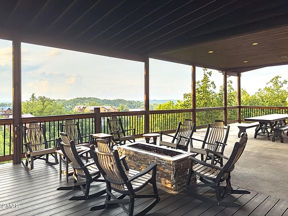2nd image of 1114 Woodland Trek Ln