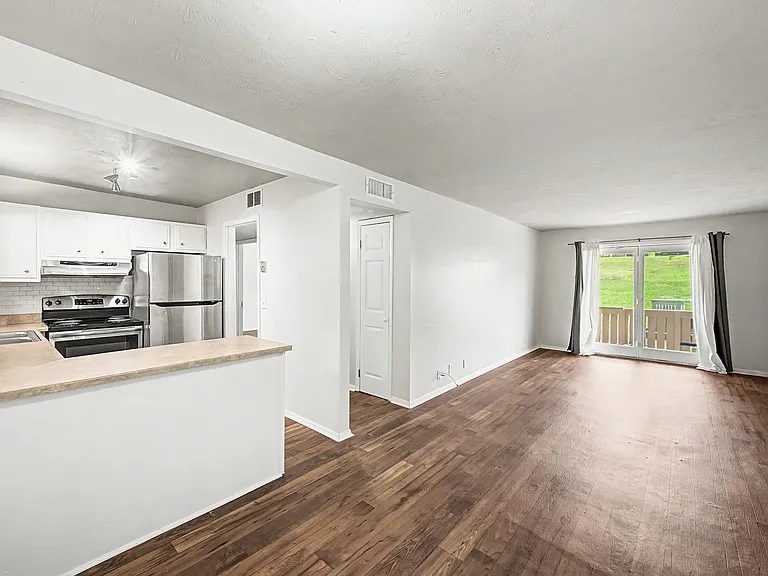 709 Ashlawn Pl — Photo 18