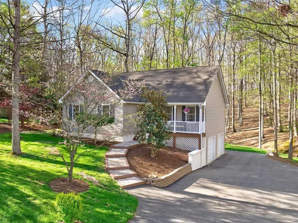 40 Bridlewood Dr, Palmyra, VA 22963