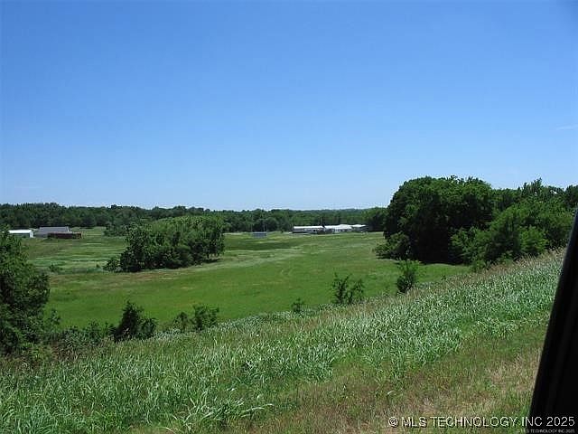 2nd image of 590 West Rd