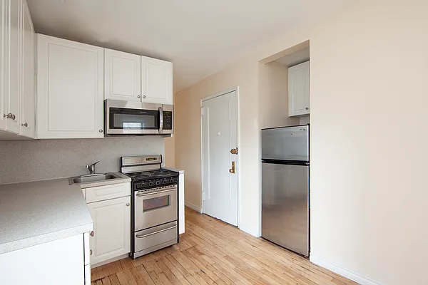 Rented by R New York | media 3