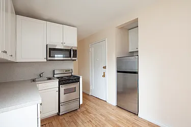 Rented by R New York