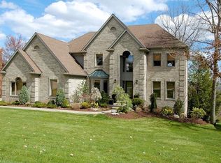 2065 Saint Andrews Dr, Presto, PA 15142