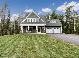 40 Newfield Rd, Freeport, ME 04032