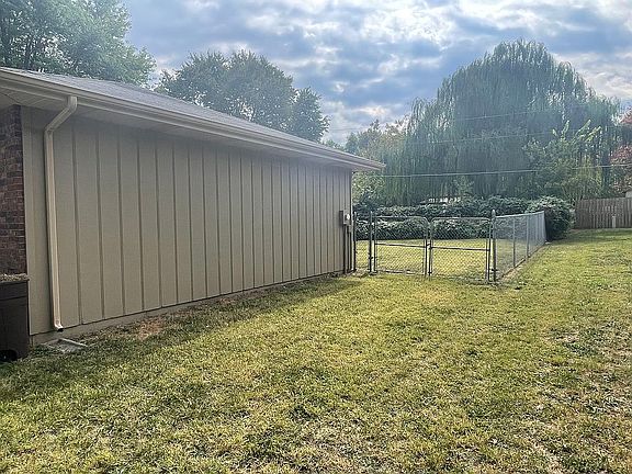 3rd image of 508 E Dyann Dr