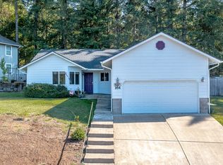 954 S V Ct, Cottage Grove, OR 97424