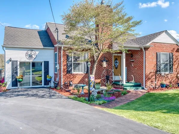 625 Dalton St, Marion, VA 24354