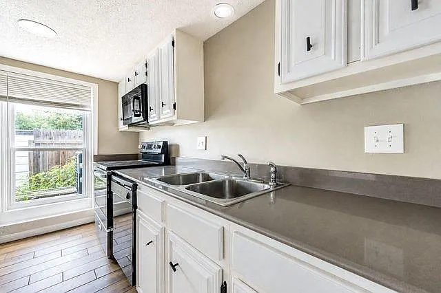 1846 Hollister St #7 — Photo 8
