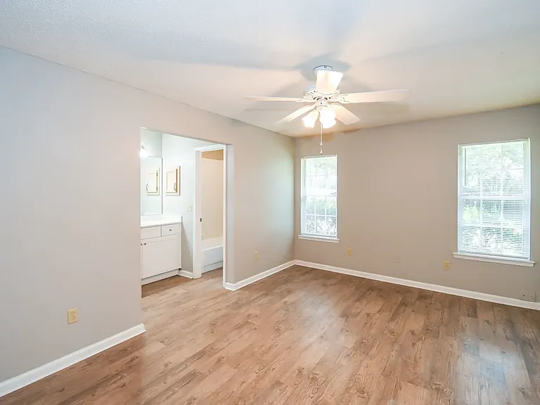 11105 Barbizon Cir E — Photo 5