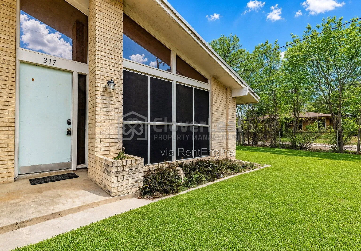 2 bed, 1.0 bath, 1197 sqft, $1,100 — Photo 4