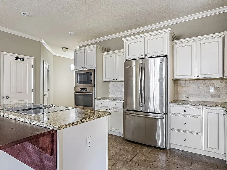 537 N Keats Dr — Photo 2