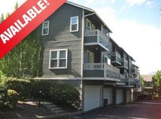898 Blackberry Ln, Ashland, OR