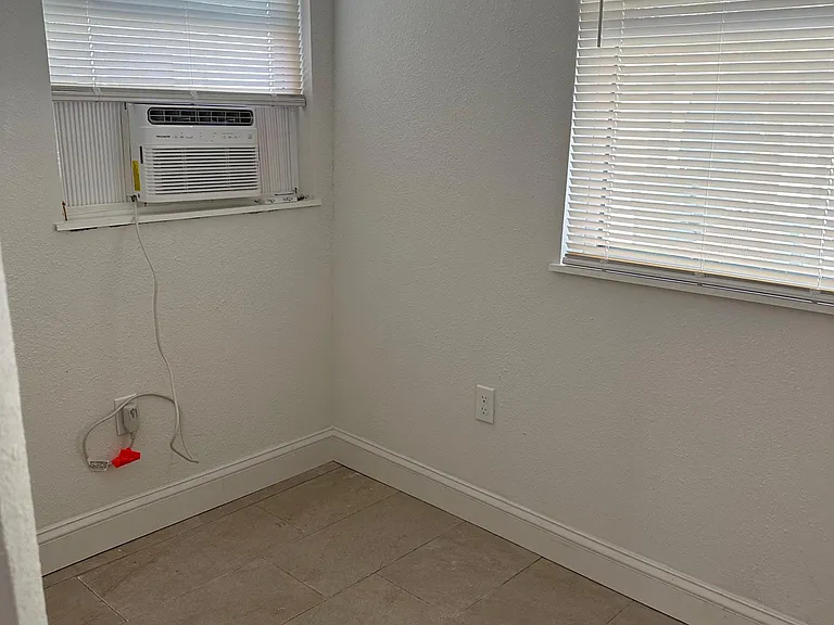 21 S Hollywood Ave #6 — Photo 9