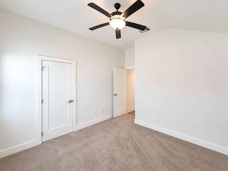 7119 Rosado Dr — Photo 14
