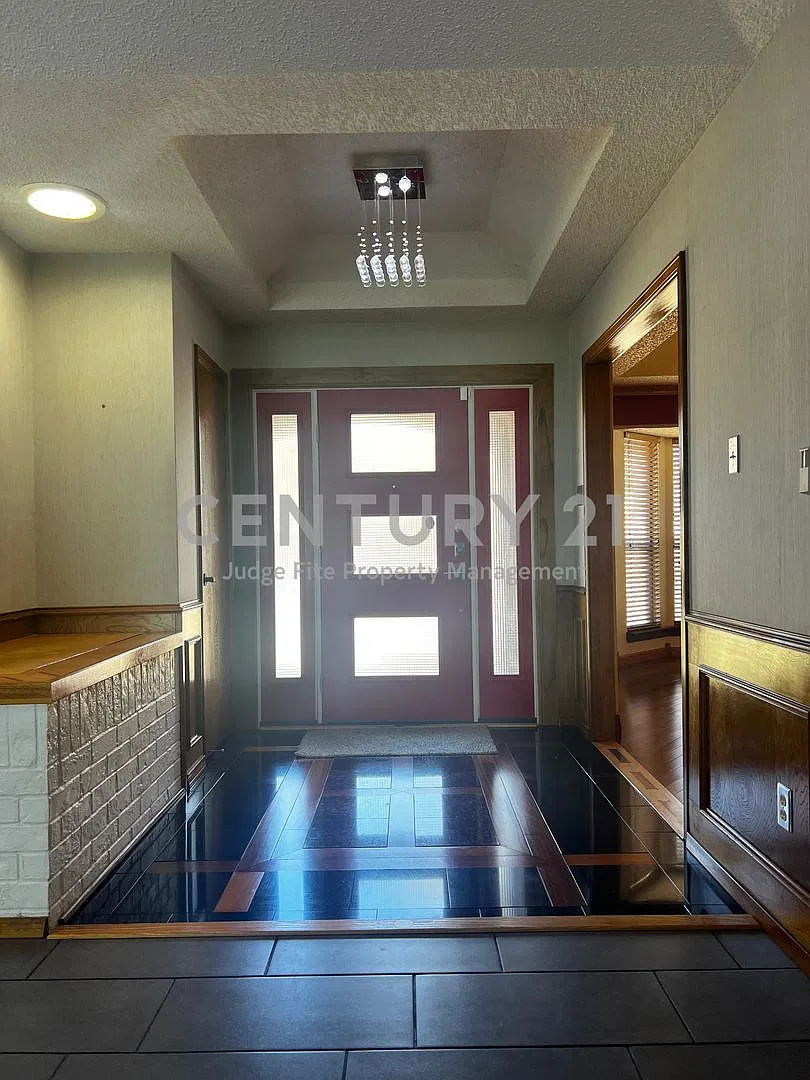 Custom 2-Story 4/2.5/2 Filled with Unique Features Throughout! — Photo 2