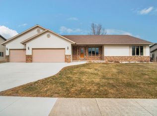 4434 Greenfield Ln, Manitowoc, WI 54220