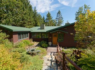 10 Pine Trl, Sand Lake, NY 12153