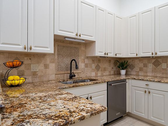 4th image of 1355 Mariposa Cir APT 202