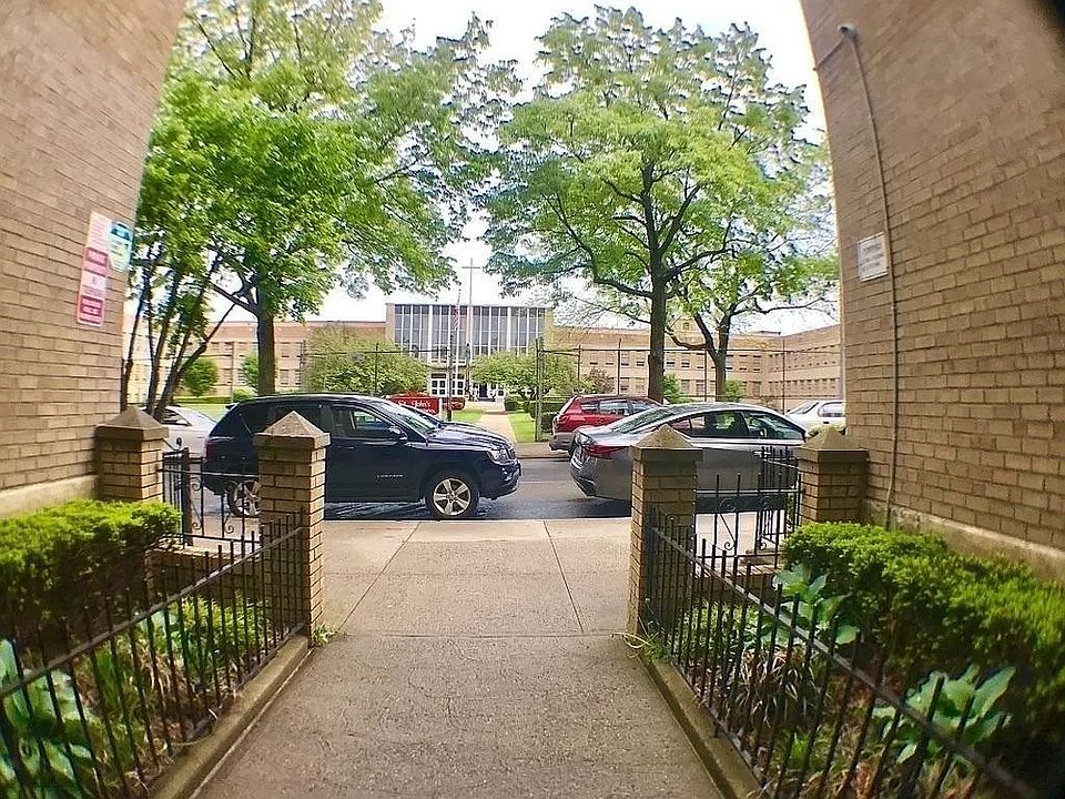 1st image of 21-36 Crescent St #D1