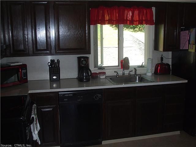 2nd image of 311 Middle Tpke E