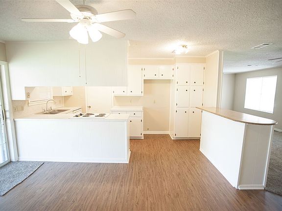 5th image of 6 Sheri Ln