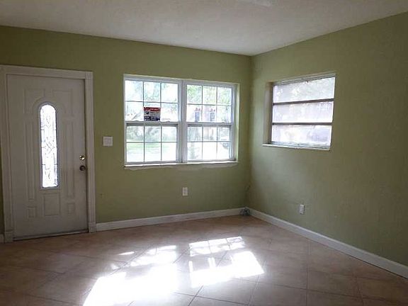 4th image of 6675 NW 40th St