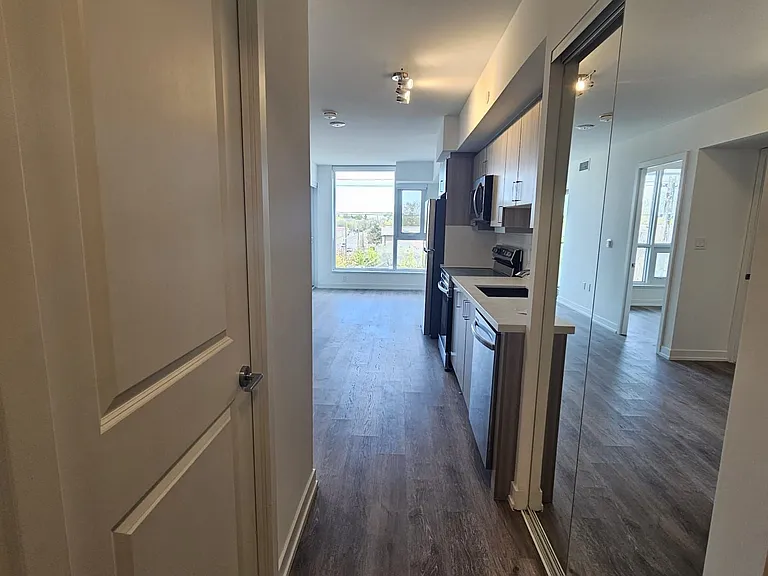 556 Marlee Ave #421 — Photo 1