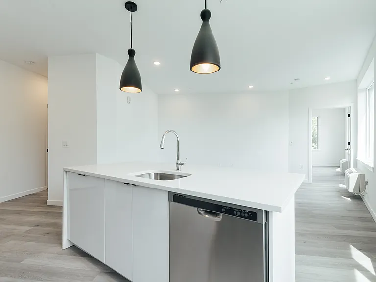 130 Monitor Street — Photo 14