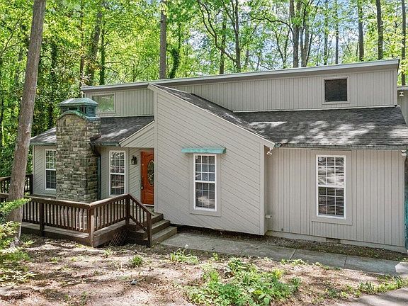 2nd image of 1405 Fairway Ridge Dr