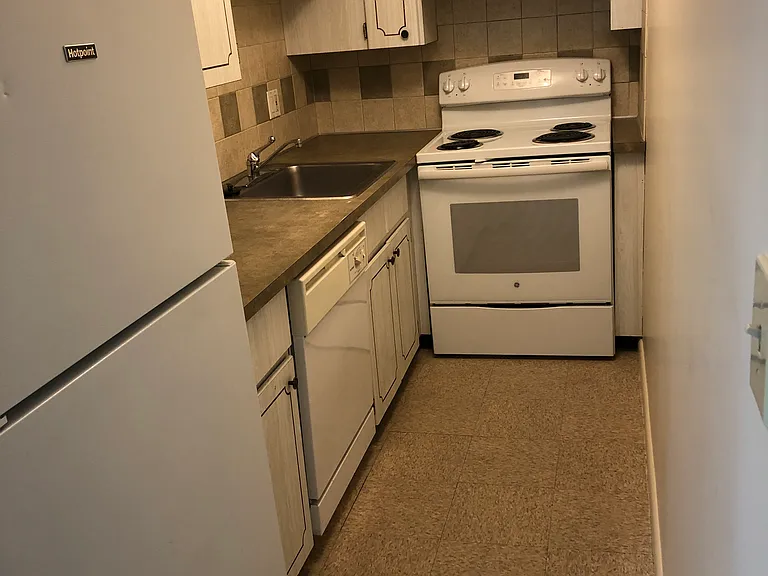 Lexington St Apartments — Photo 66