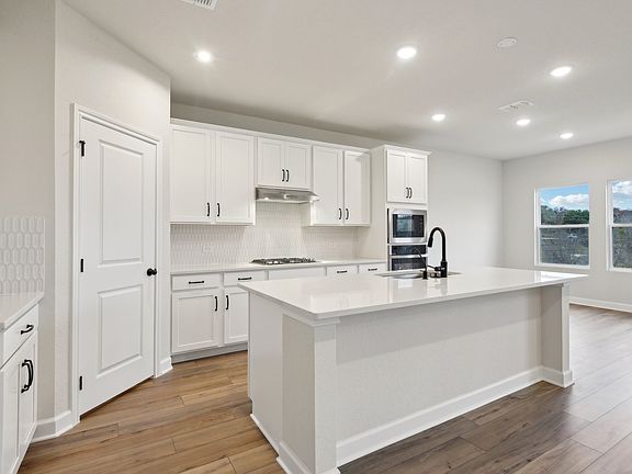 Nopal Valley - Makenzie Interior Image 7
